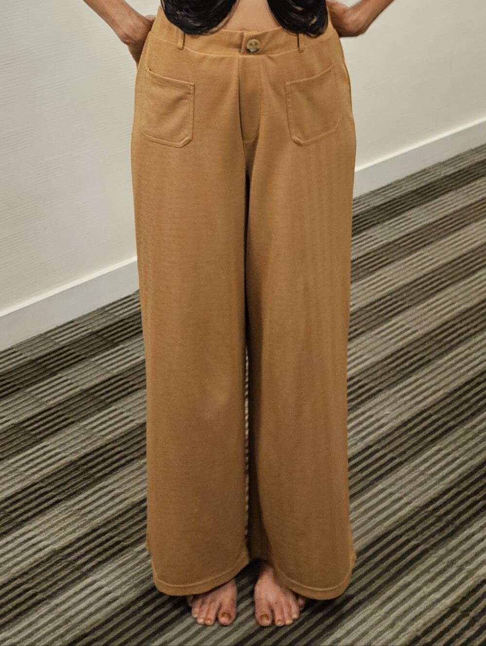 Wide-Leg Pants in Camel Brown